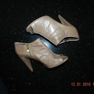 Vince Camuto Taupish/Pinkish Open Toe Shoe Boot